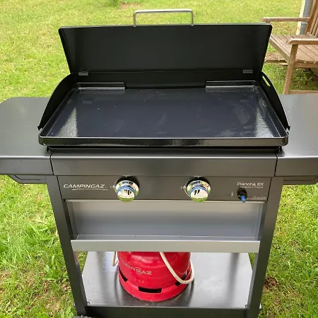 Des Combes Blanches Avec Piscine Et Jacuzzi Tatil Evi