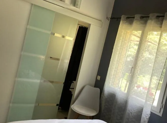 Hébergement de vacances Des Combes Blanches Avec Piscine Et Jacuzzi