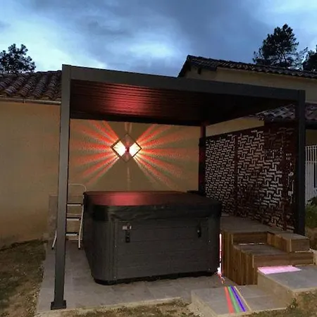 Des Combes Blanches Avec Piscine Et Jacuzzi 別荘 Frayssinet-le-Gélat