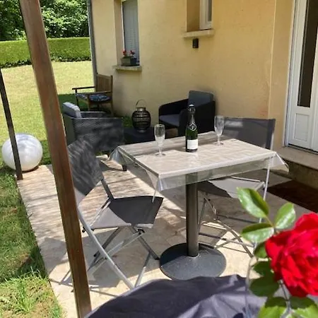 Ferienhaus Des Combes Blanches Avec Piscine Et Jacuzzi Frayssinet-le-Gélat