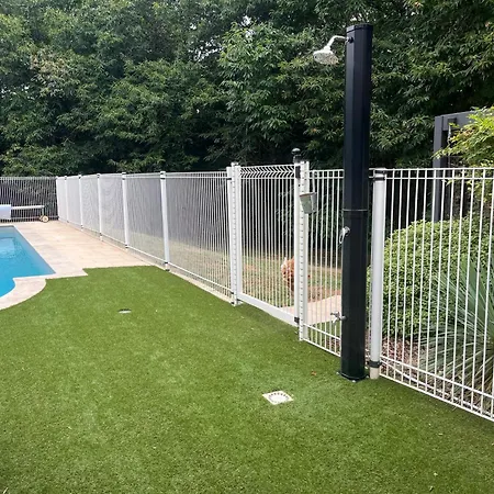 Des Combes Blanches Avec Piscine Et Jacuzzi Holiday home Frayssinet-le-Gelat