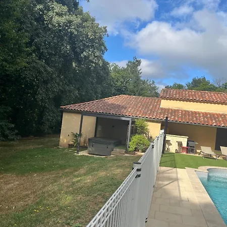 Holiday home Des Combes Blanches Avec Piscine Et Jacuzzi *